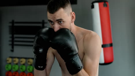 entrenamiento de boxeo en el gimnasio