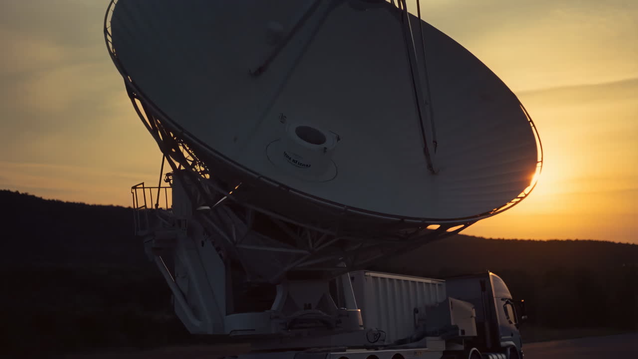 해가 지는 동안의 라디오 망원경