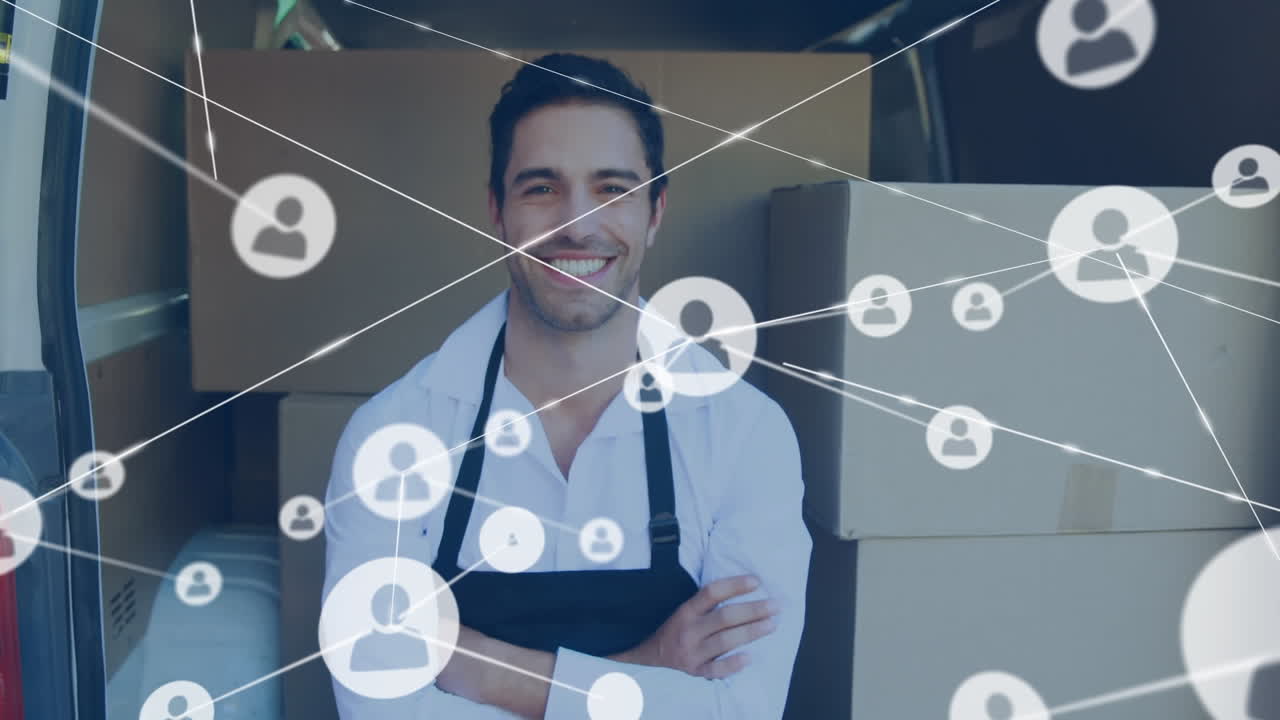 animación de iconos de perfil sobre el repartidor caucásico sonriendo sentado en el maletero de la furgoneta de entrega