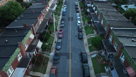 City-street-in-USA-lined-with-houses-and-homes