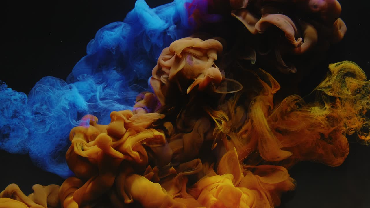 inchiostro d'acqua colore fumo spruzzo blu mix giallo
