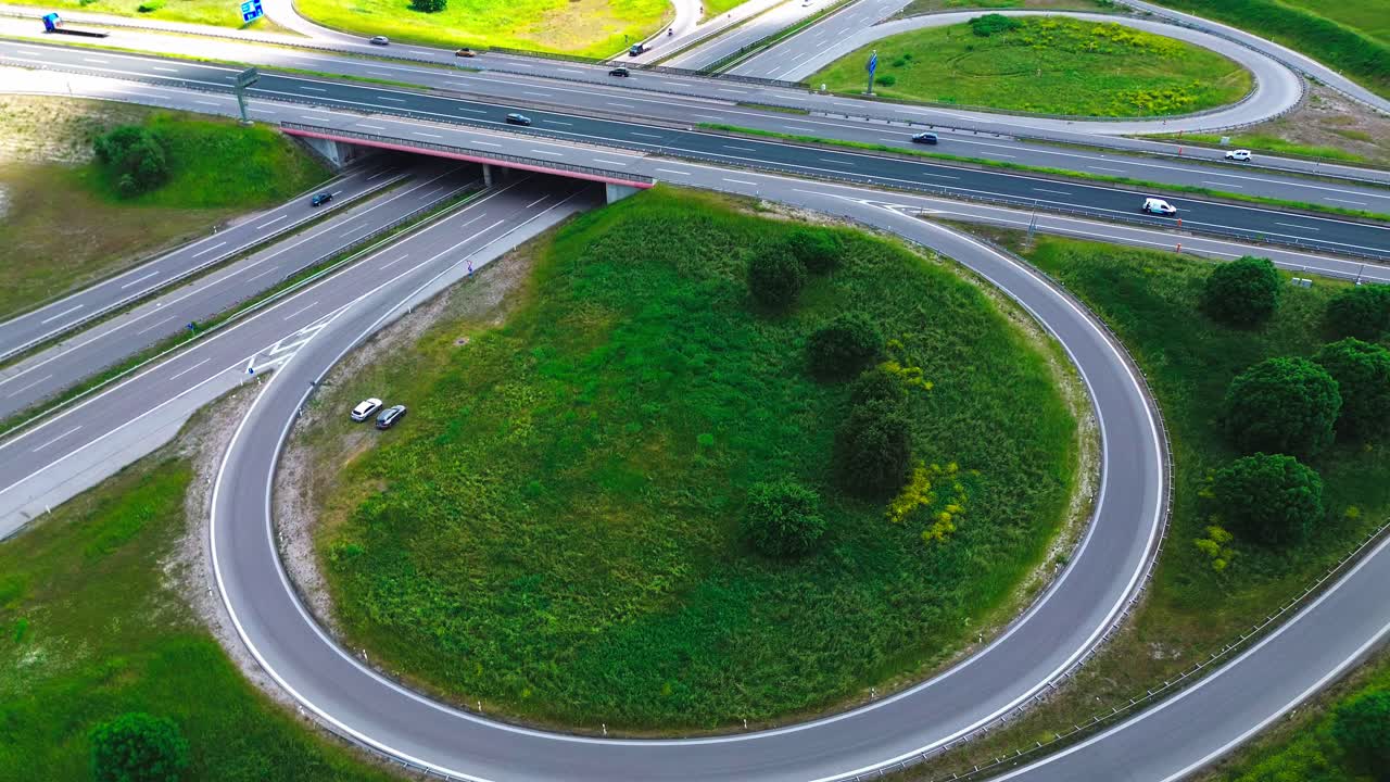 고속도로 시스템, 교통 인프라, 4k의 공중 뷰