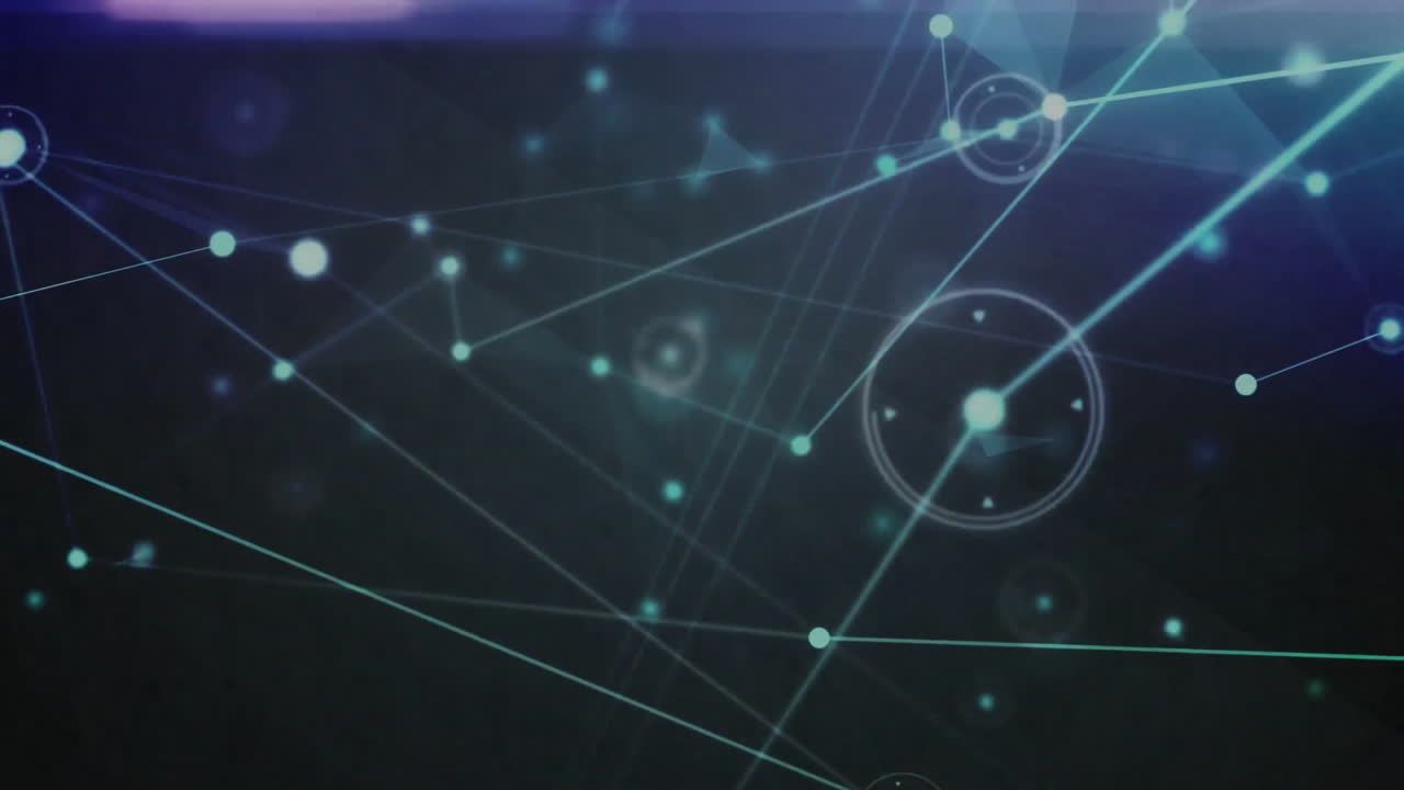 animación de la red de conexiones a través de senderos luminosos sobre fondo negro