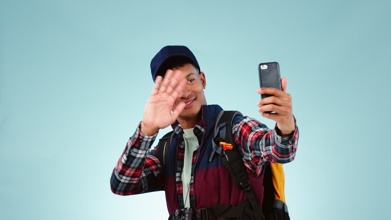 배, 여행 및 비디오 통화 스튜디오에 있는 사람