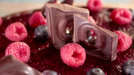 chocolate and berry cake