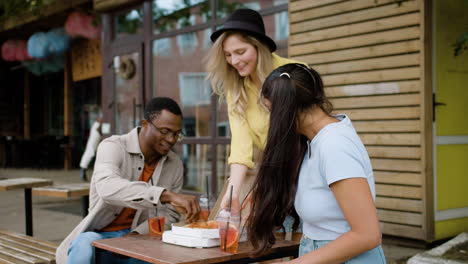 Hungry-people-enjoying-time-together-on-the-street