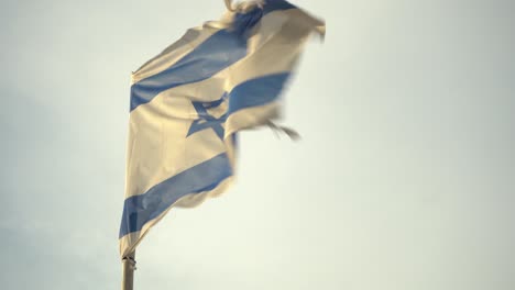 Israelische-Flagge-Weht-Im-Wind