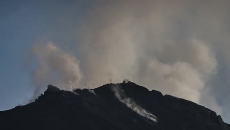 volcán stromboli 4k 32