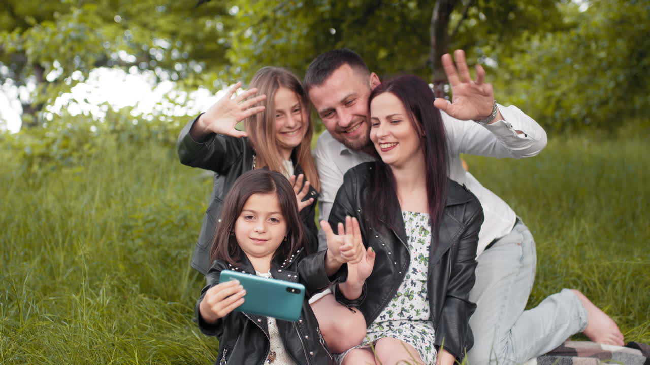 una selfie de familia feliz