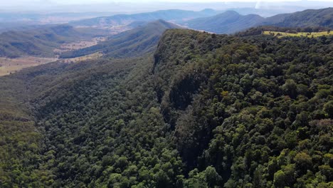 Green-Mountains-From-O'Reilly's-Rainforest-Retreat---Abundant-Forest-At-Lamington-National-Park---Gold-Coast-Hinterland-In-QLD,-Australia