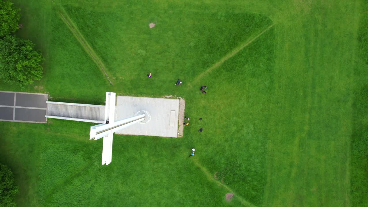 피닉스 파크의 교황 십자가에 있는 사람들의 공중 센티탈  ⁇
