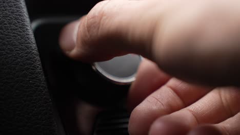 ajuste de la temperatura en el coche, concepto de economía de calefacción de aumento de precios