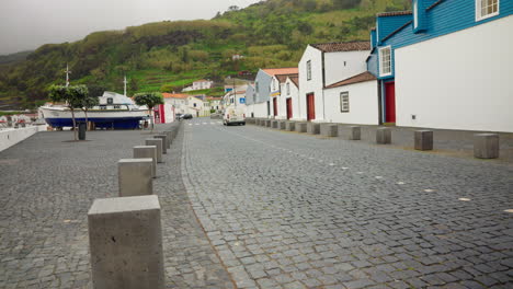 Toma-De-Timelapse-De-Una-Ciudad-Local-Vacía-En-Las-Islas-Azores,-Océano-Atlántico,-Portugal