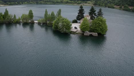 Little-church-in-the-middle-of-lake-doxa