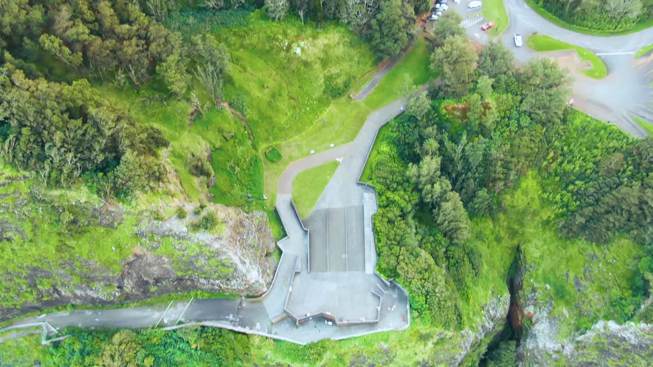하와이, 미국, 해가 뜨는 시점 에 코올라우 산 을 드러내는 공중 트 업