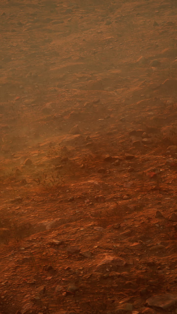 paisaje desértico rojo con niebla y polvo