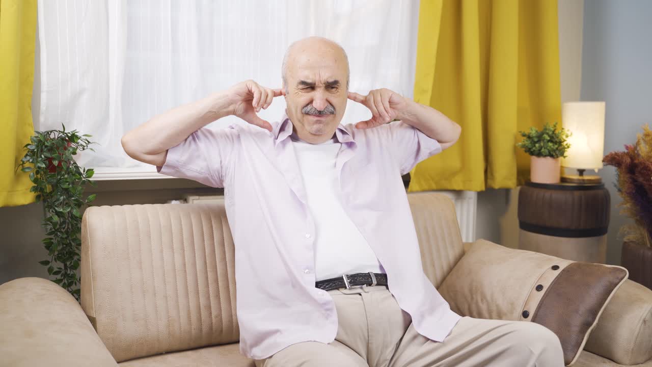 가족 문제가 있는  ⁇ 은이.