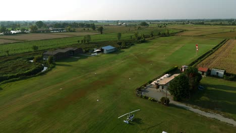 Vista-Aérea-Del-Aeródromo-De-Dovera-En-Lombardía.