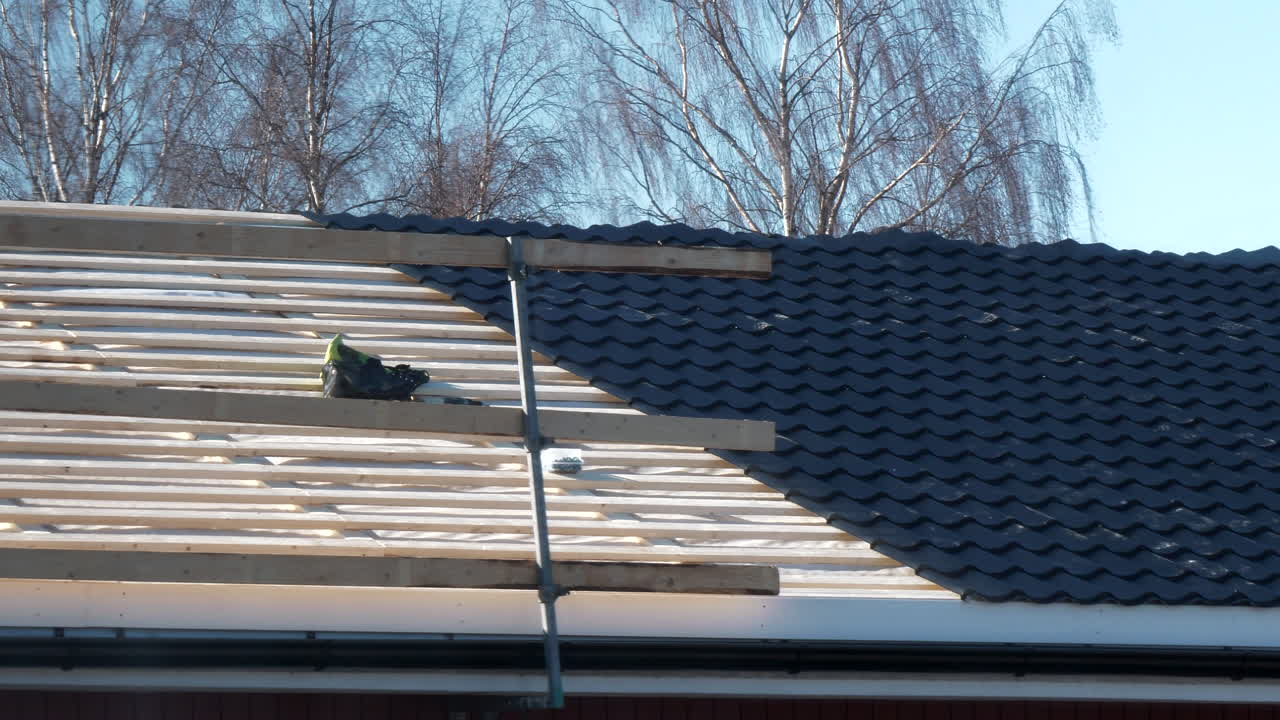 새 지붕 작업 진행