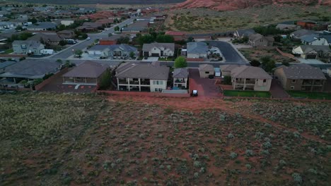 Casas-De-Bienes-Raíces-En-El-Barrio-De-Hurricane-City,-Utah,-EE.UU.