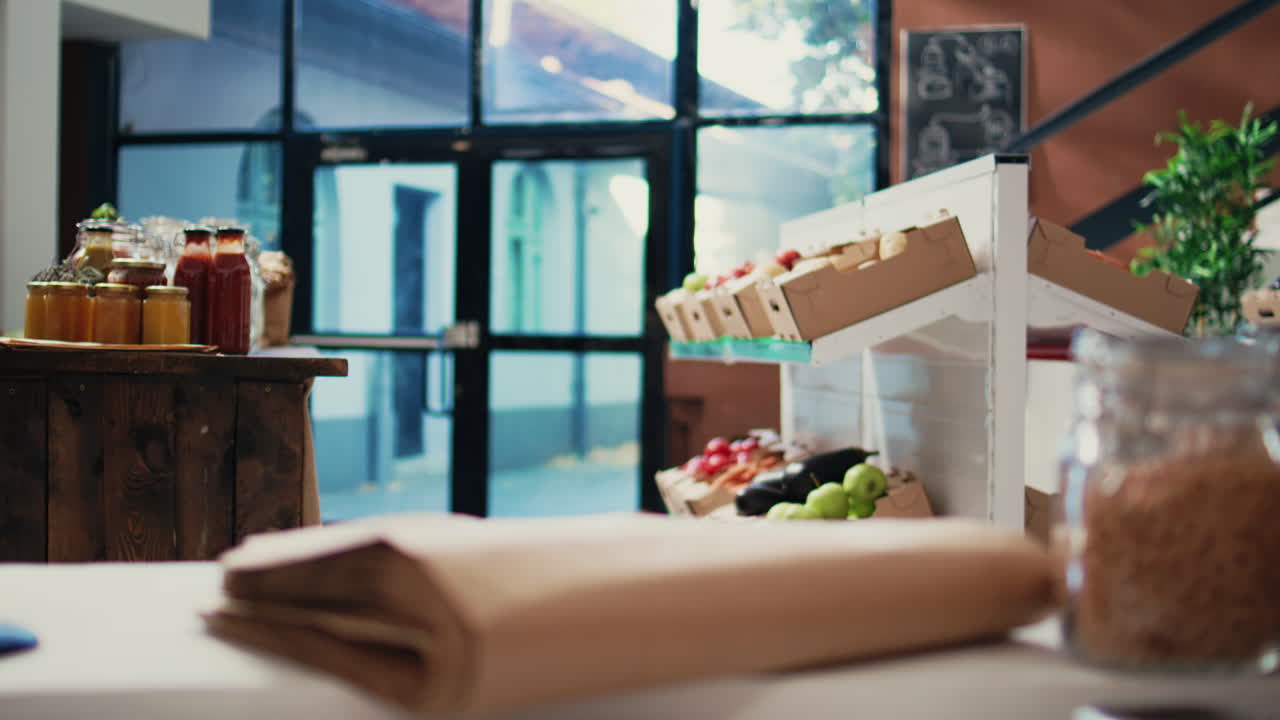 유기농 지역 농산물을 판매하는 친환경 식료품 가게