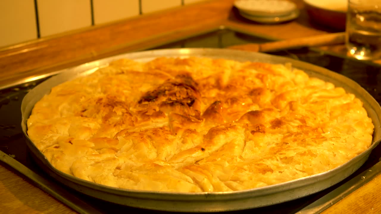 pastel horneado listo para servir