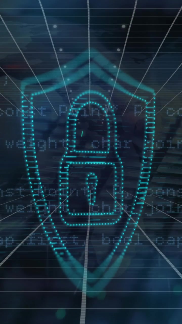 Animazione di icona di lucchetto di sicurezza ed elaborazione dati su sfondo ravvicinato di persona che digita sulla tastiera