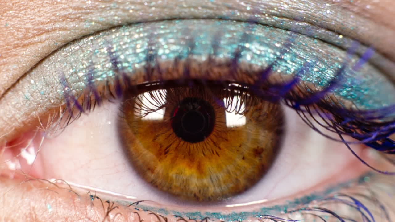 женские глаза 03