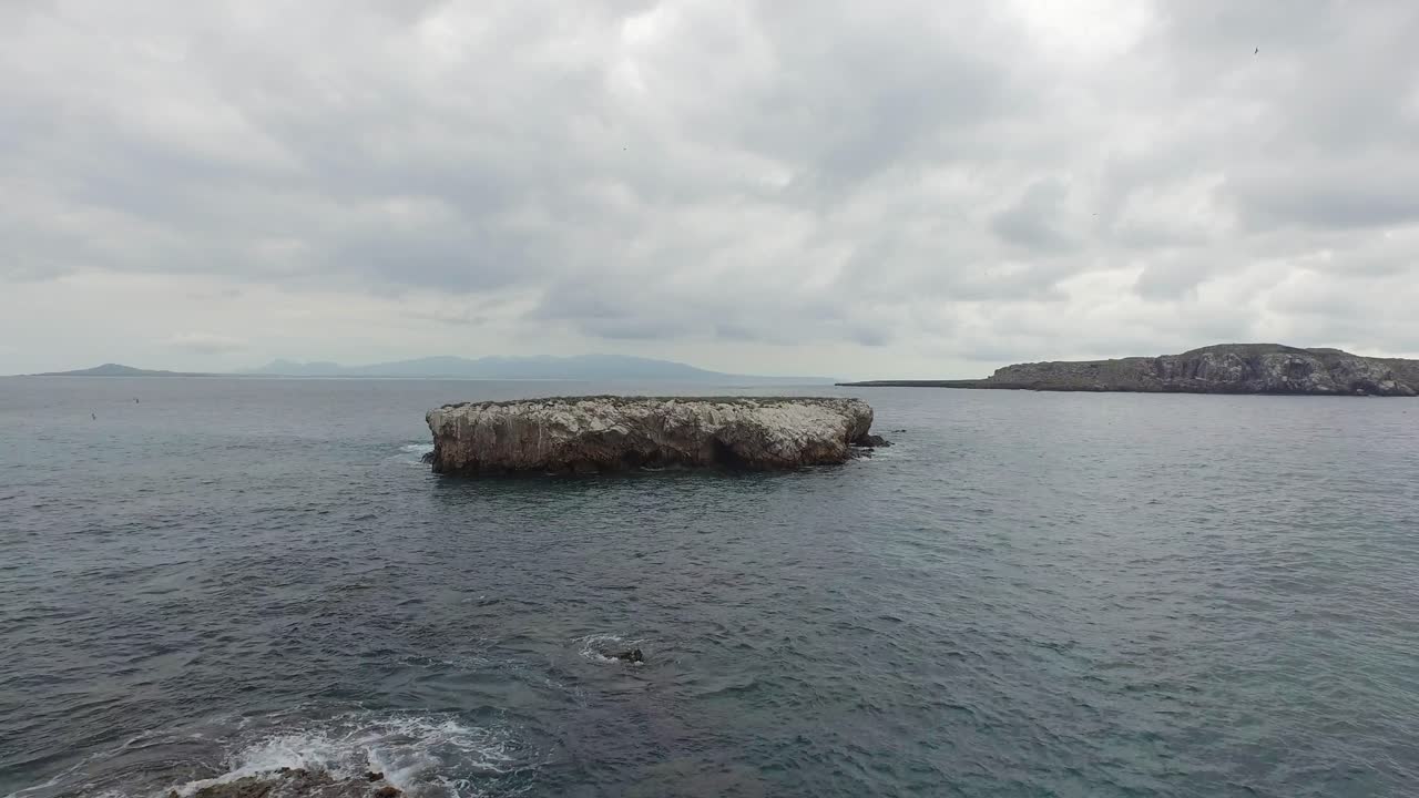 큰 암석, 마리에 타스 제도, 나야 리트, 멕시코의 무인 항공기 샷의 공중 돌리