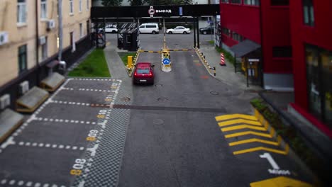entrada del garaje de estacionamiento