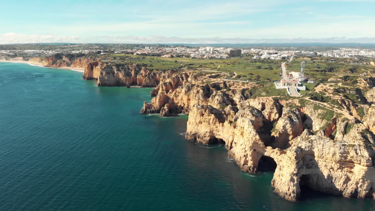 ponta da piedade headland, 라고스의 해안선을 따라 형성된 암석 그룹