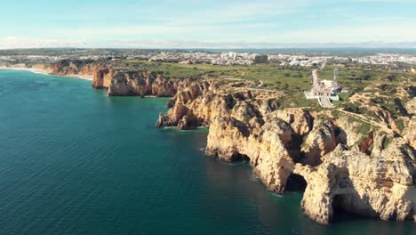 promontorio ponta da piedade, grupo de formaciones rocosas a lo largo de la costa de lagos