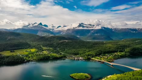 Hermosa-Naturaleza-Paisaje-Natural-De-Noruega.-Remolinos-De-La-Vorágine-De-Saltstraumen,-Nordland,-Noruega