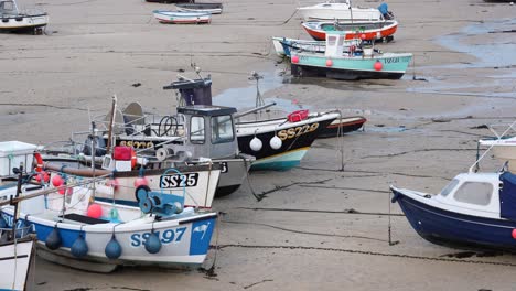 Strandboote-Auf-Sand-Bei-Ebbe-In-St