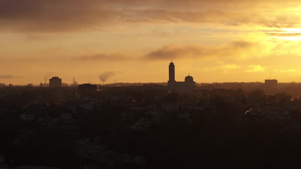horizonte de la ciudad de kaunas, momento del amanecer