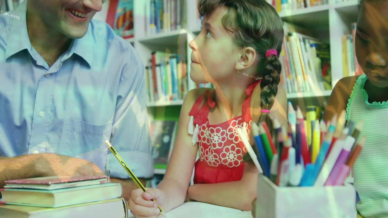 Profesor/a guiando a una niña de rojo que escribe en un libro durante una tutoría, con lápices y líneas de neón cruzándose.