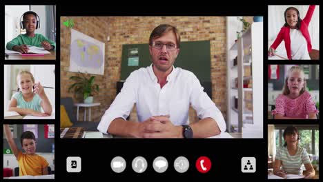 interfaz de videollamada compuesta con un maestro masculino diverso y seis niños en clase en línea
