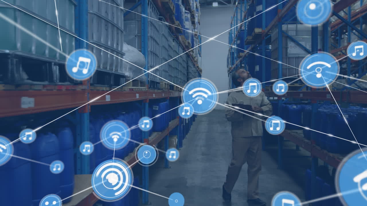 animación de la red de conexiones con iconos sobre el hombre biracial en el almacén