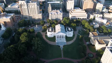 capitolio del estado de virginia en richmond, virginia | vista aérea circular | verano 2021