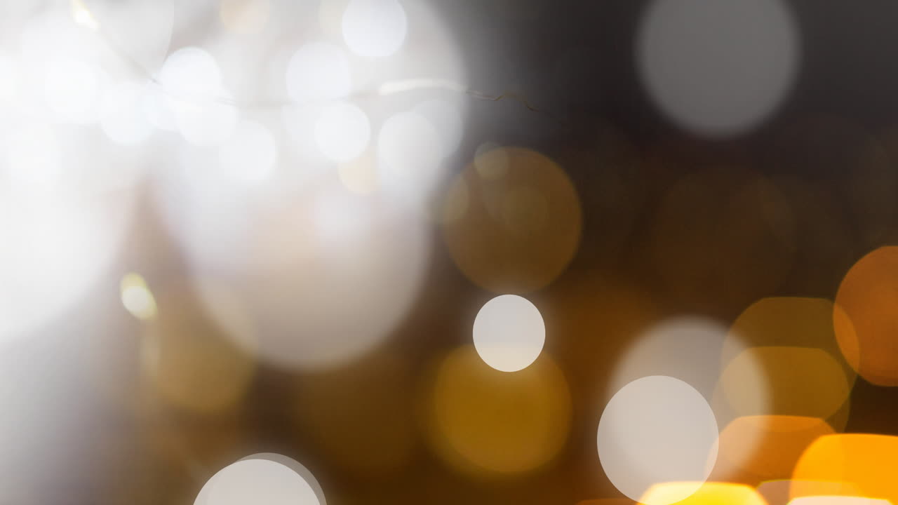 검은 바탕에 있는 밝은 반점의 애니메이션