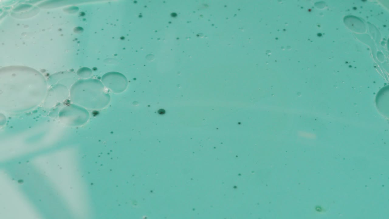 descubra el poder expresivo de la pintura en movimiento con nuestros experimentos dinámicos, donde los colores fluyen y se mezclan en patrones hipnotizantes