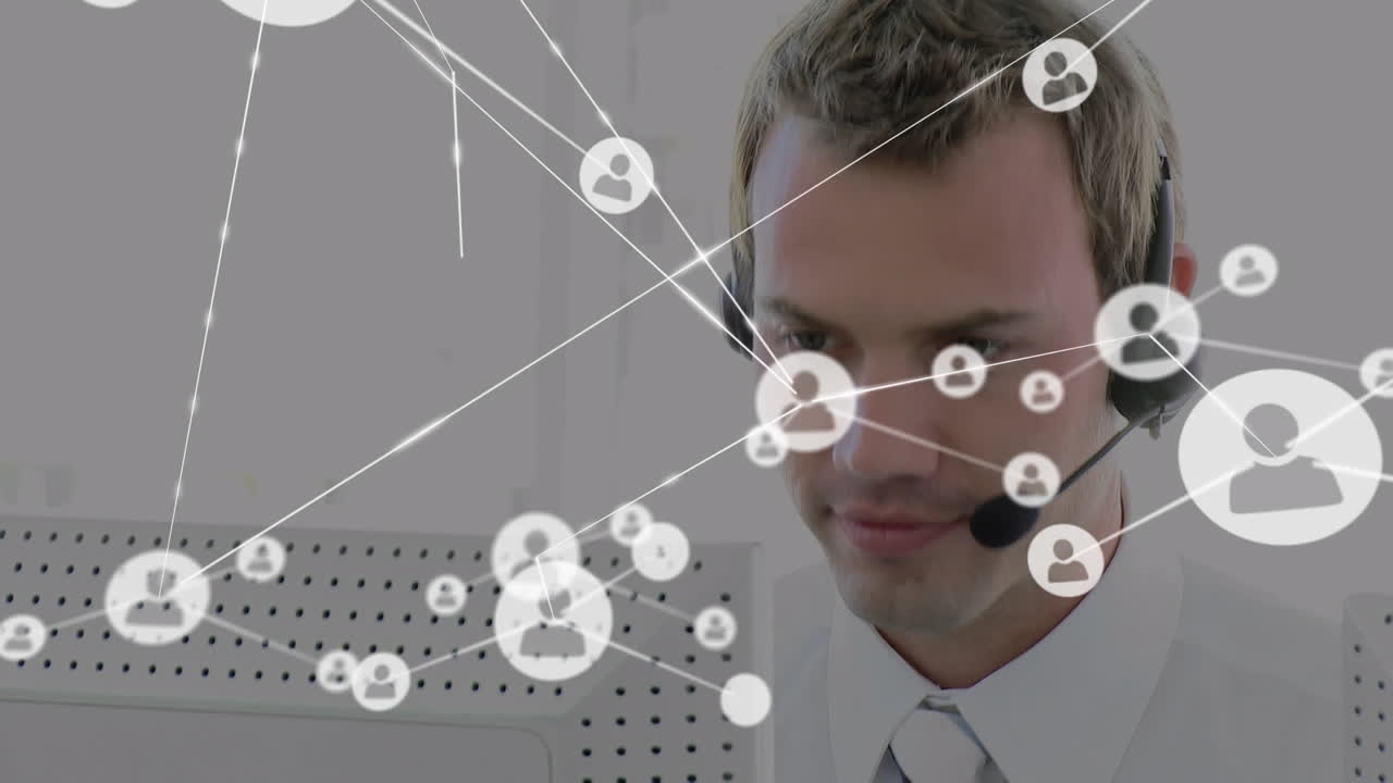 animación de la red de conexiones e iconos sobre un hombre de negocios con auriculares