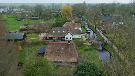 Giethoorn-Village---Venedig-Der-Niederlande