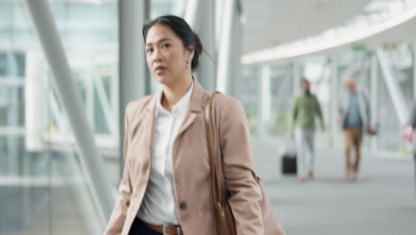 Business-woman,-walking-and-portrait