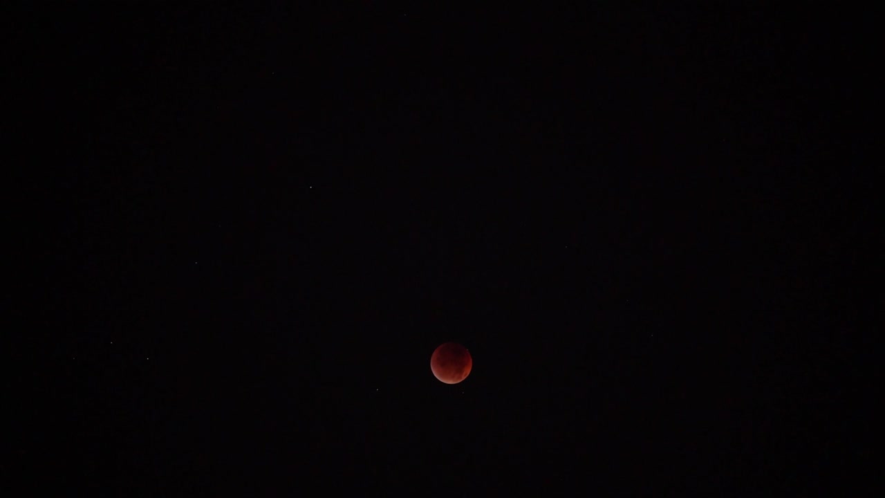 Timelapse of the Red Moon 1