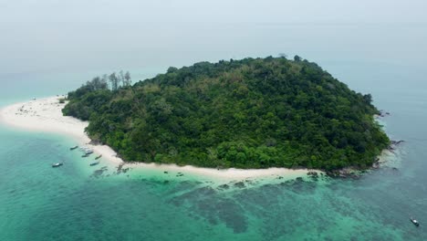 pequeña isla en forma de tortuga