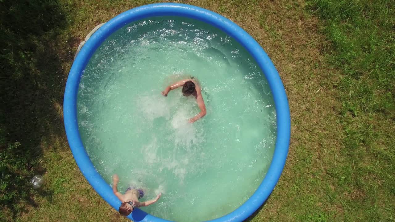 러시아 여름에 마을 집의 공중 촬영