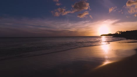 imagen perfecta puesta de sol en el oeste de maui, hawaii
