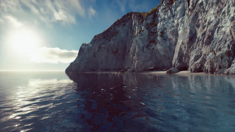 Küste-Mit-Meer-Und-Felsen