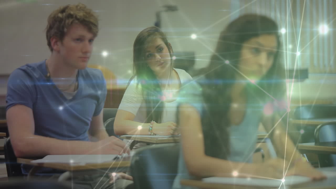 animación de una red brillante de conexiones que se mueve sobre los estudiantes que escriben en el aula